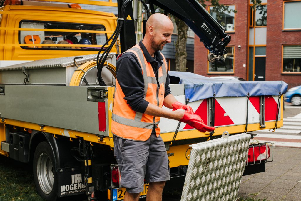 Buitendienst aan het werk